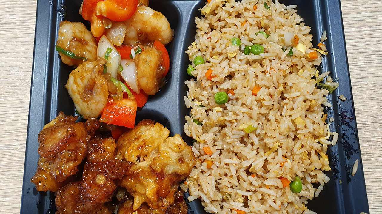 Panda Express Plate Meal Size with 2 Entrees and 1 side (245 Pesos)