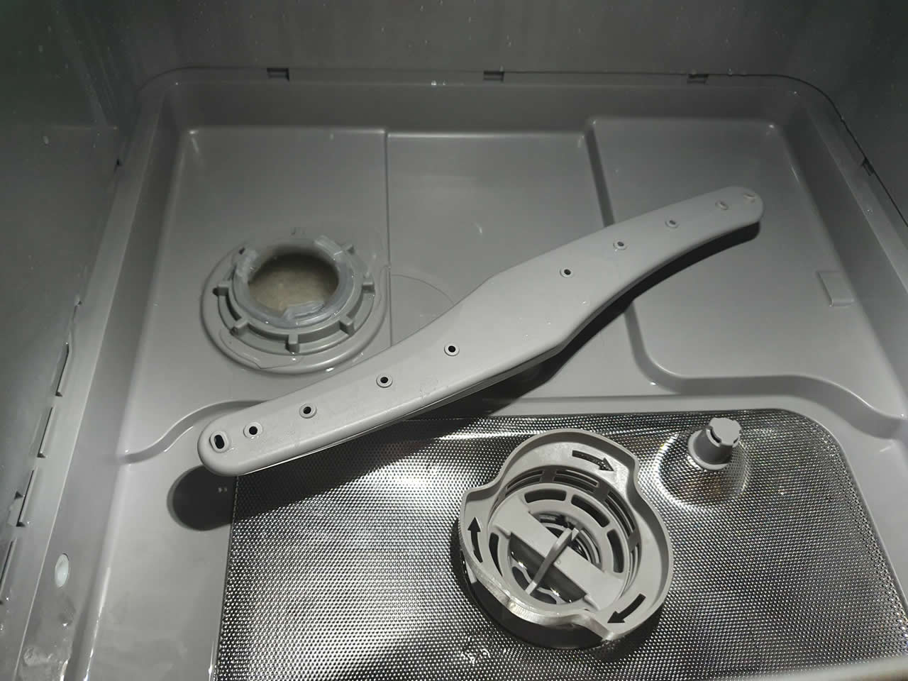 Maximus dishwasher refilling the salt in Salt Compartment